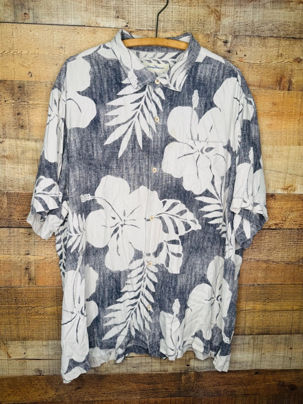 Tommy Bahama Mens Hawaiian shirt 3XL Hibiscus Floral Tropical Beach 100% Silk